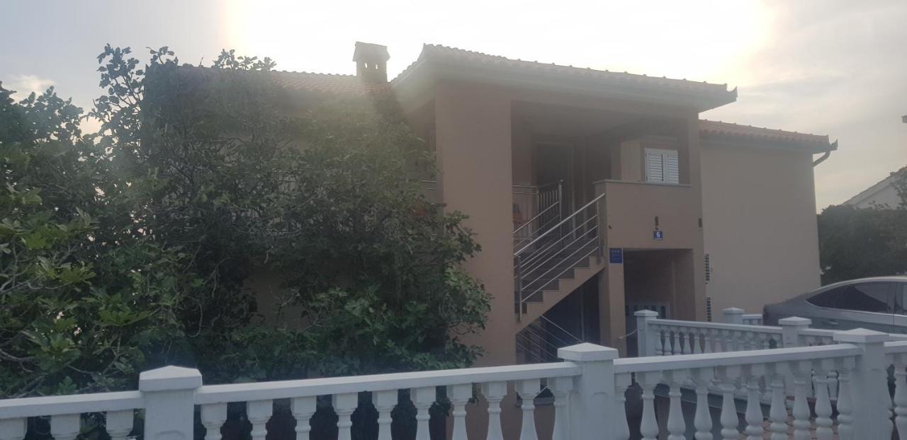 Apartmani Mira Кленовица Экстерьер фото