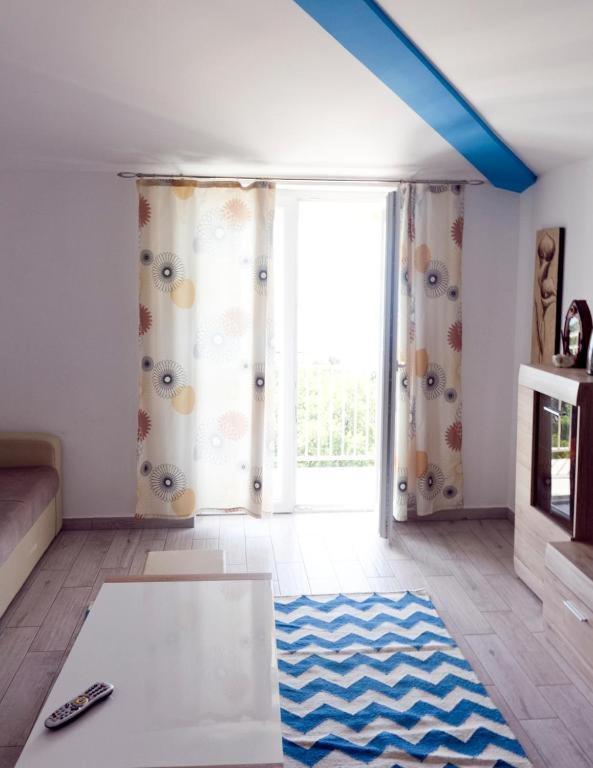 Apartmani Mira Кленовица Экстерьер фото